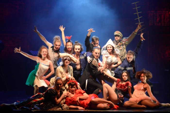 LE MUSICHALL IN TOUR